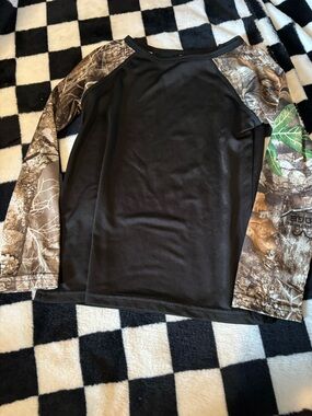 Size small real tree long sleeve
